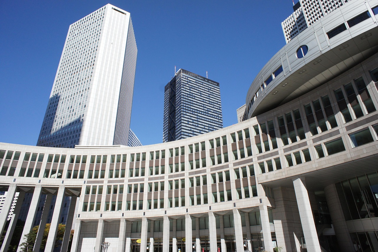 紅葉を楽しむカップル向けプランの温泉宿はどこ？