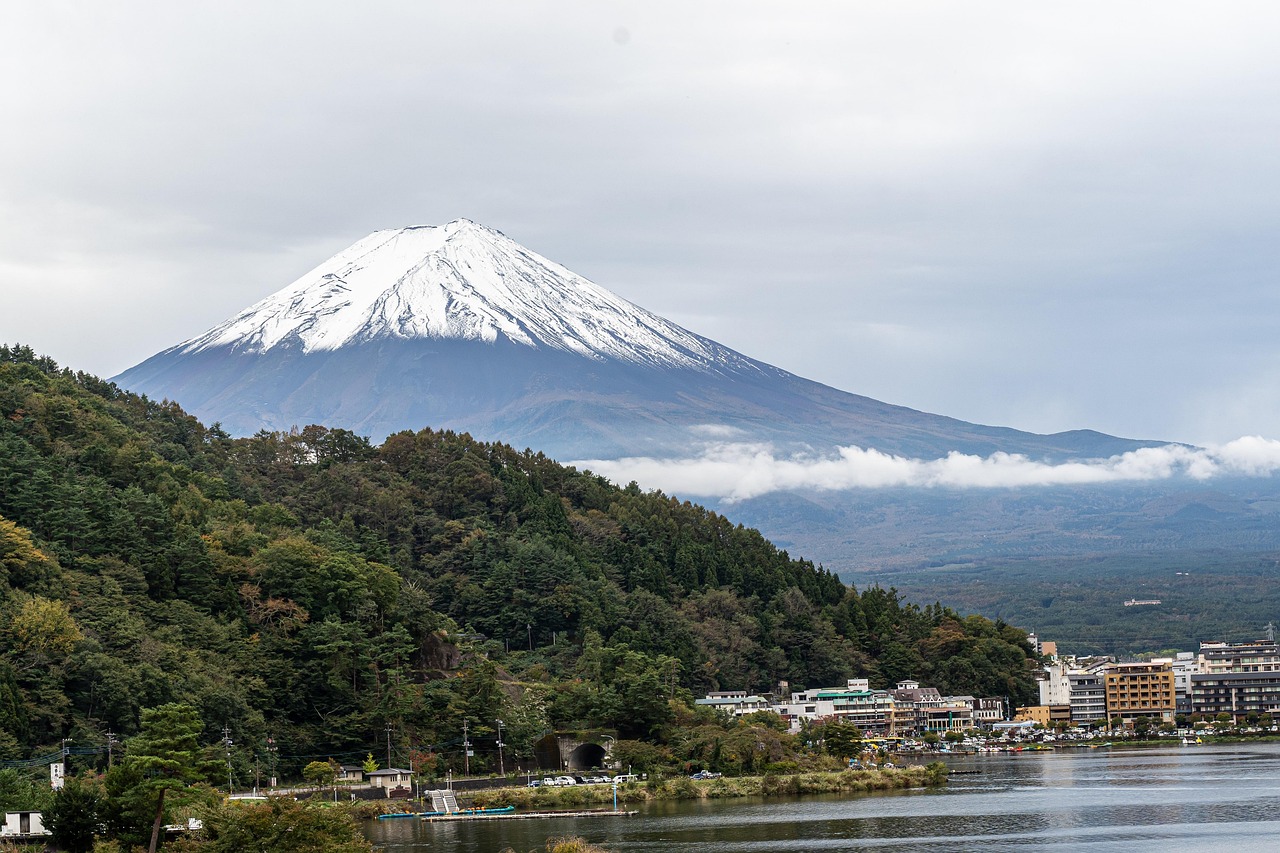 カップルにおすすめの紅葉と貸切露天が楽しめる河口湖の富士山ビューは？