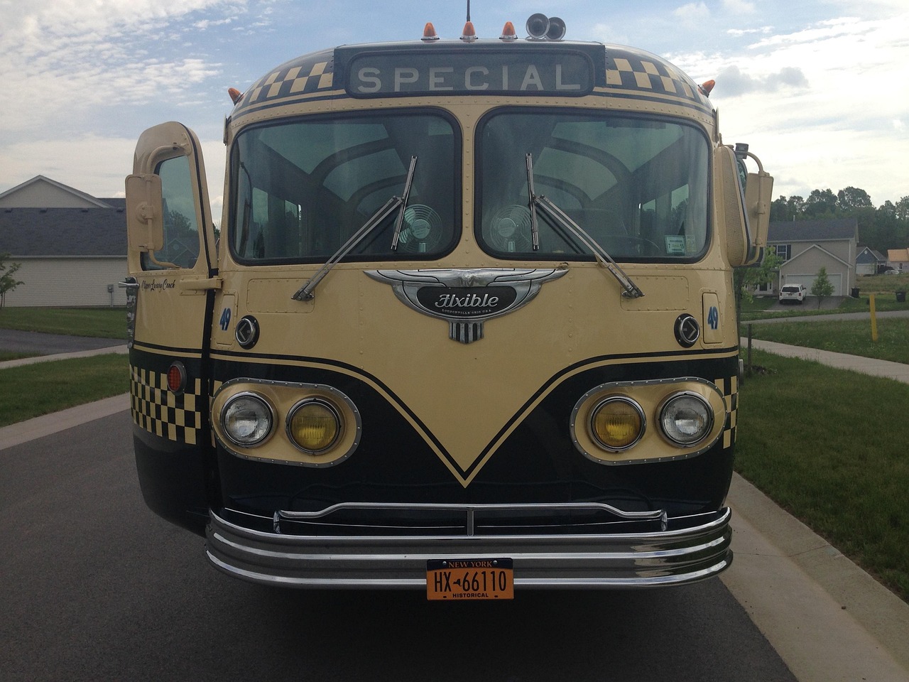 カップルにおすすめの紅葉を楽しめる貸切露天が深夜利用できる宿は？